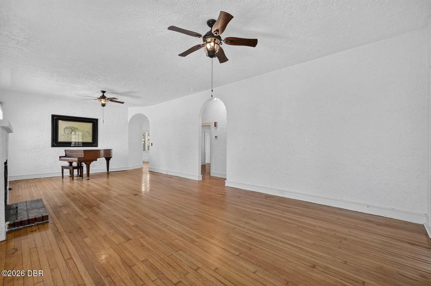 Some homes catch your eye. This is the kind that captures your - photo 11