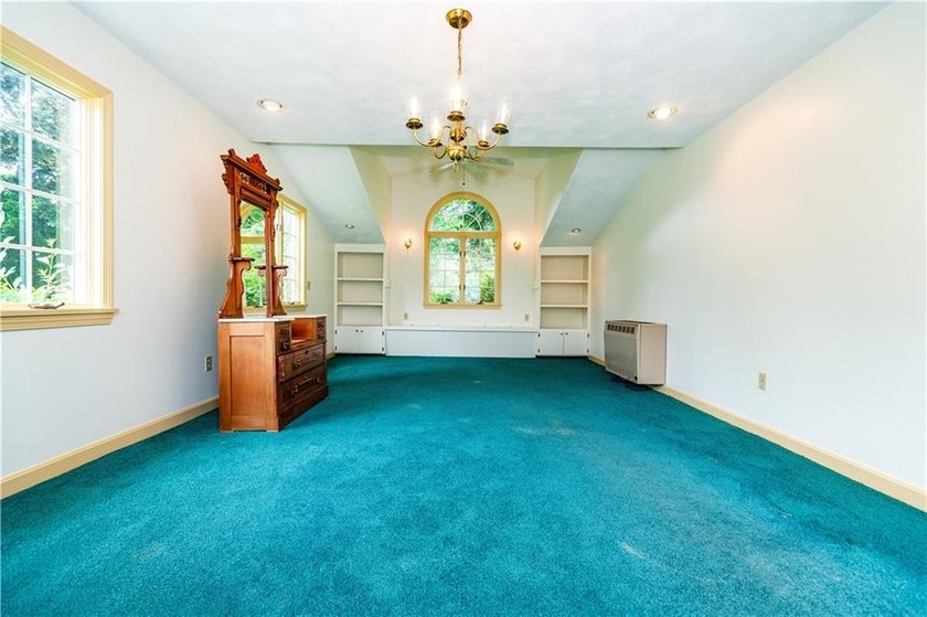 Opportunity awaits in this classic 3-bedroom, 1.1-bath Colonial - photo 13