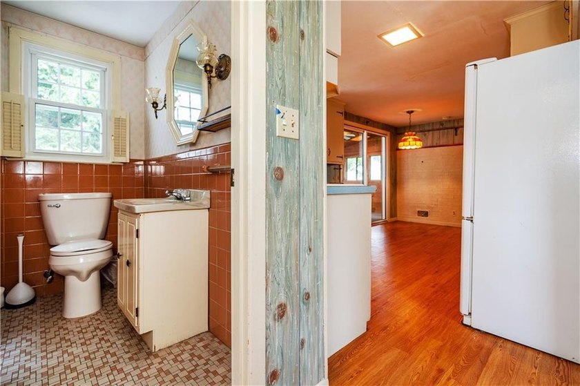 Opportunity awaits in this classic 3-bedroom, 1.1-bath Colonial - photo 15