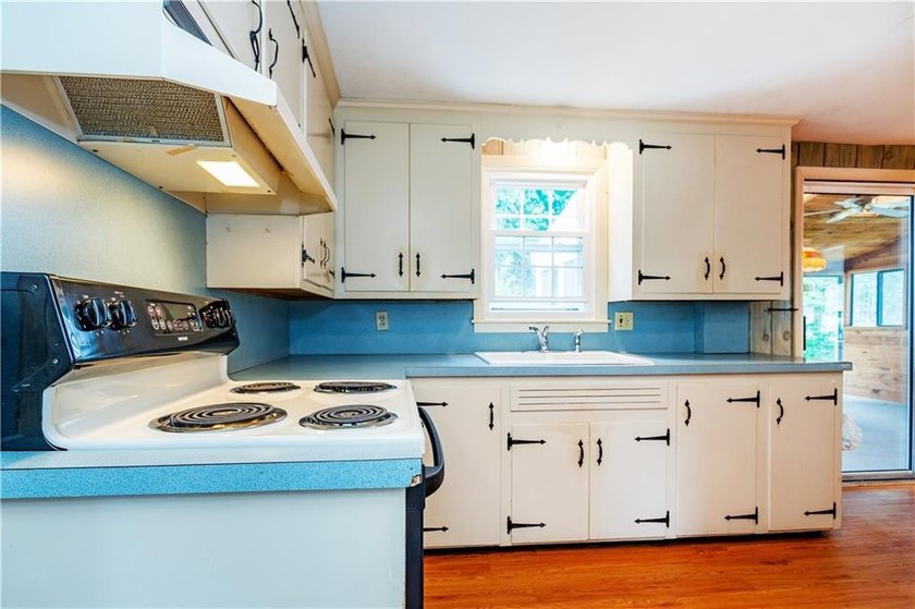 Opportunity awaits in this classic 3-bedroom, 1.1-bath Colonial - photo 16