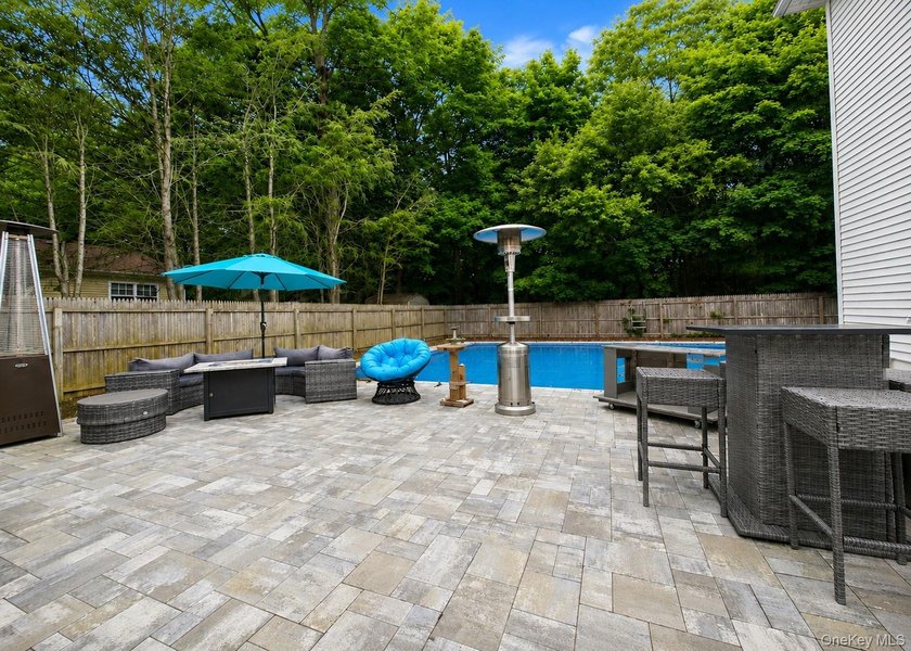 Move right into this beautifully maintained home in North - photo 17