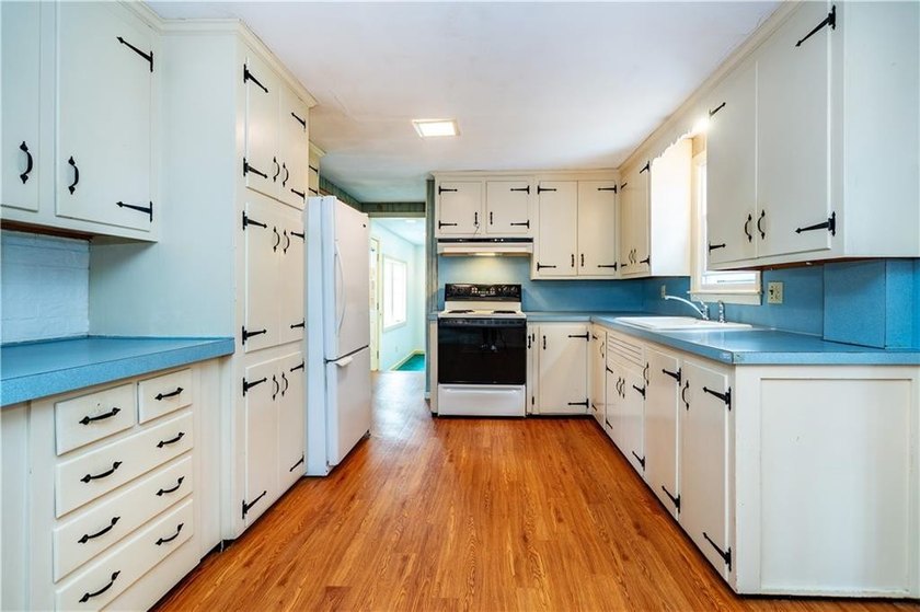 Opportunity awaits in this classic 3-bedroom, 1.1-bath Colonial - photo 17