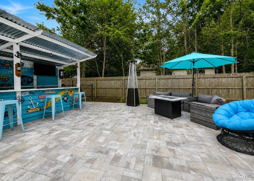 Move right into this beautifully maintained home in North - photo 18