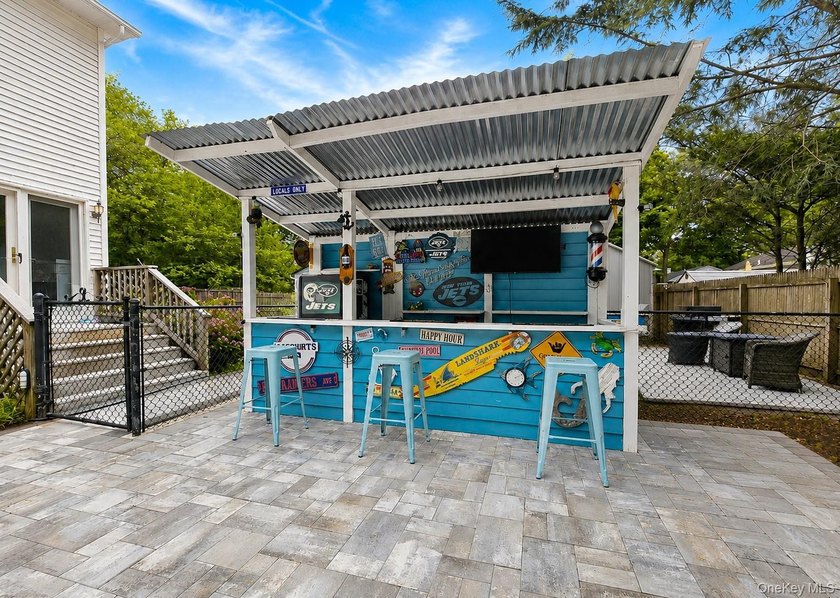 Move right into this beautifully maintained home in North - photo 19