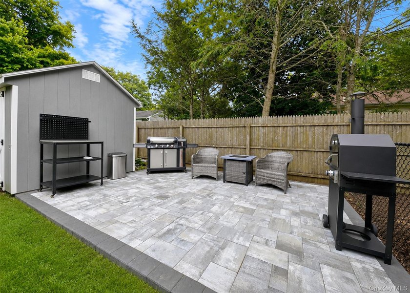 Move right into this beautifully maintained home in North - photo 20