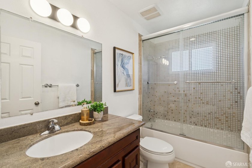 Welcome to this inviting 3-bedroom, 2-bathroom ranch-style home - photo 25