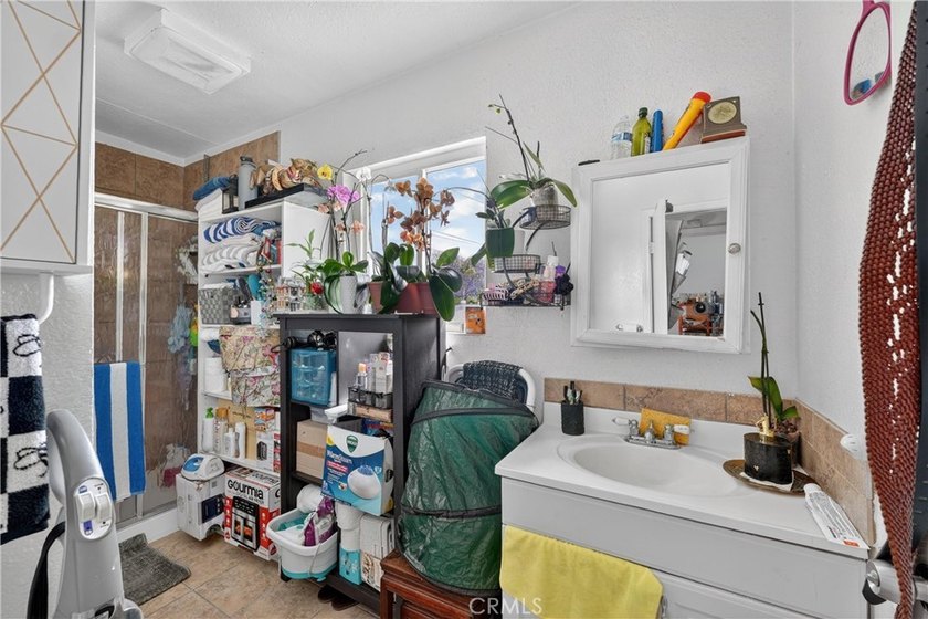 opportunity to acquire a large 4 Plex-unit All unit 3 Bedroom 2 - photo 27
