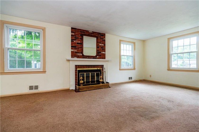 Opportunity awaits in this classic 3-bedroom, 1.1-bath Colonial - photo 27