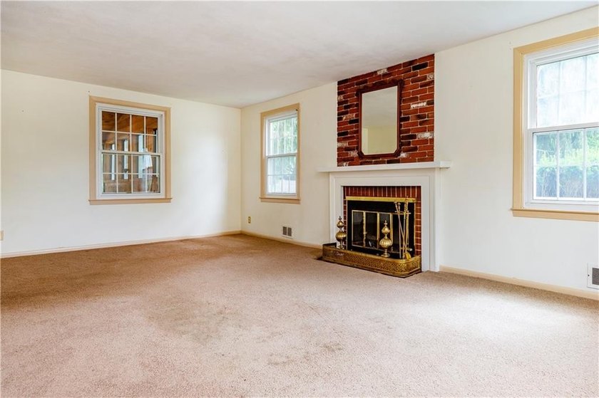 Opportunity awaits in this classic 3-bedroom, 1.1-bath Colonial - photo 29
