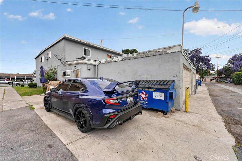 opportunity to acquire a large 4 Plex-unit All unit 3 Bedroom 2 - photo 32