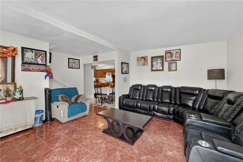 opportunity to acquire a large 4 Plex-unit All unit 3 Bedroom 2 - photo 34