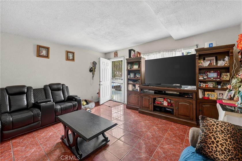 opportunity to acquire a large 4 Plex-unit All unit 3 Bedroom 2 - photo 36