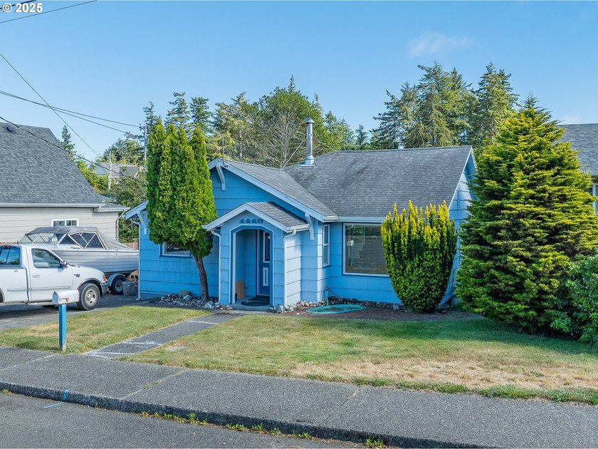 First time on the market in 47 years! This well-kept and nicely - photo 3