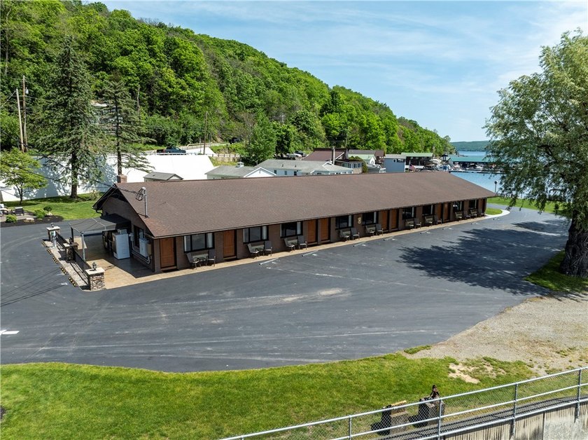 The Keuka Lakeside Inn presents a rare opportunity to acquire a - photo 10