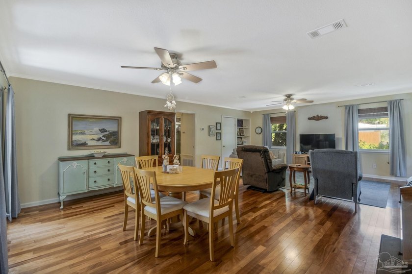 Affordable and move-in ready home on a corner lot in Gulf Breeze - photo 8