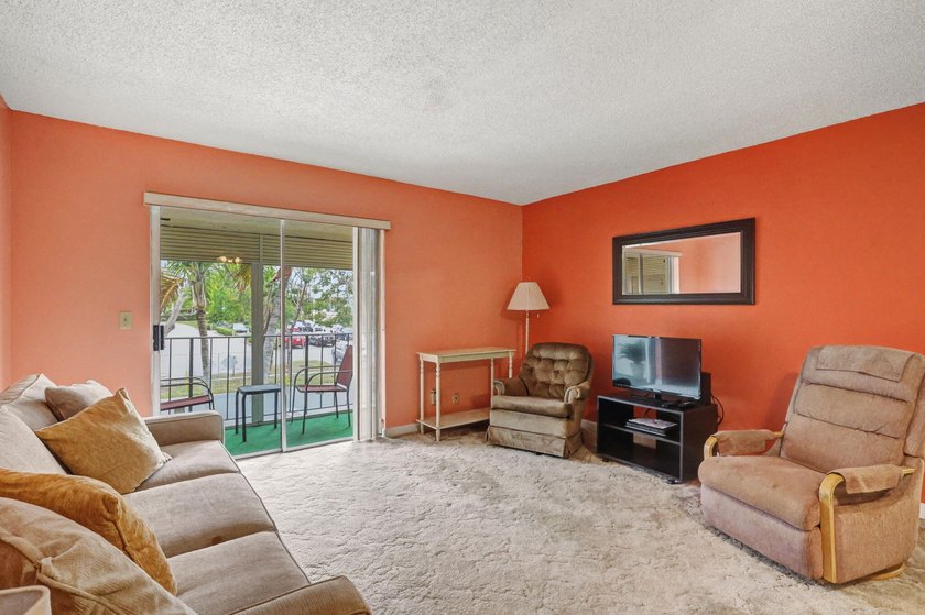 Move-in-Ready 2br/2ba Condo in a desirable 55+ community. Unit - photo 11