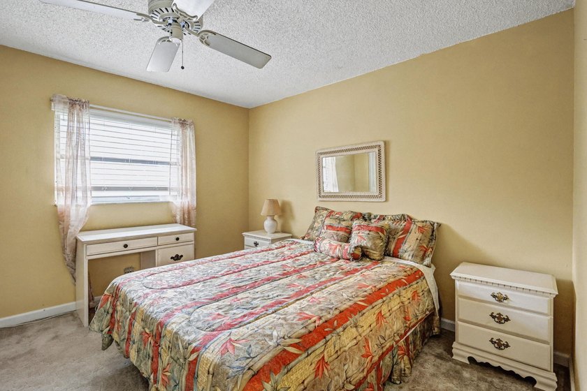 Move-in-Ready 2br/2ba Condo in a desirable 55+ community. Unit - photo 17