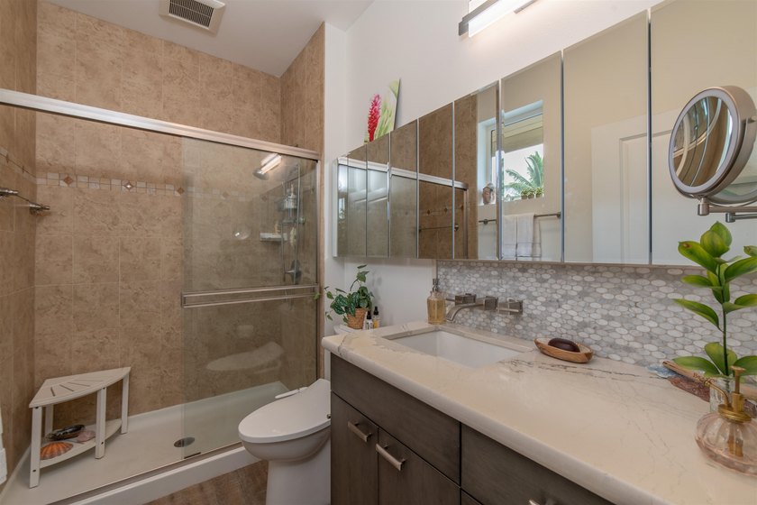 A serene and private retreat in the heart of all of Kihei's - photo 18