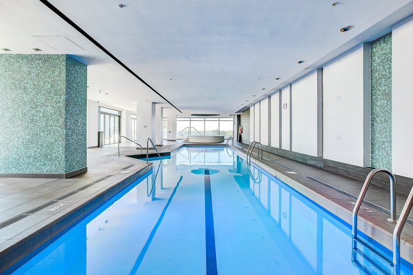 Located in the prestigious EVOLO project on Ile-des-Soeurs, this - photo 19