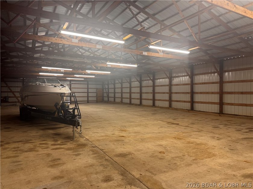 Boat Racer, Motor-coach or just too many toys this 6000 sq.ft - photo 8
