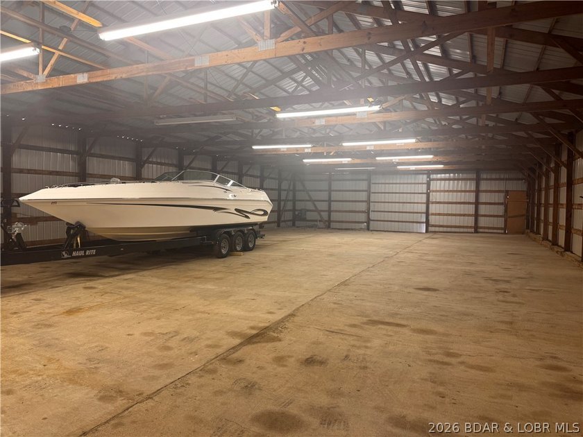 Boat Racer, Motor-coach or just too many toys this 6000 sq.ft - photo 9