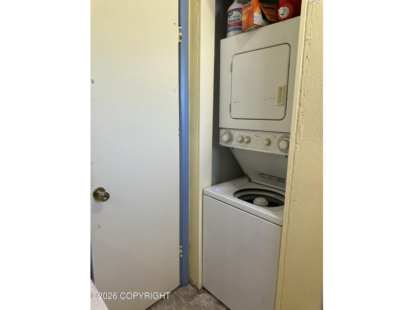 Just 5 minutes to JBER's Boniface Gate--VA, FHA &amp; AHFC eligible - photo 17