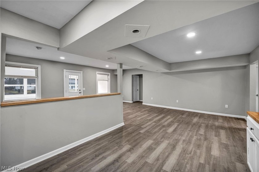 Welcome to this beautifully updated 3-bedroom, 2-bathroom home - photo 17