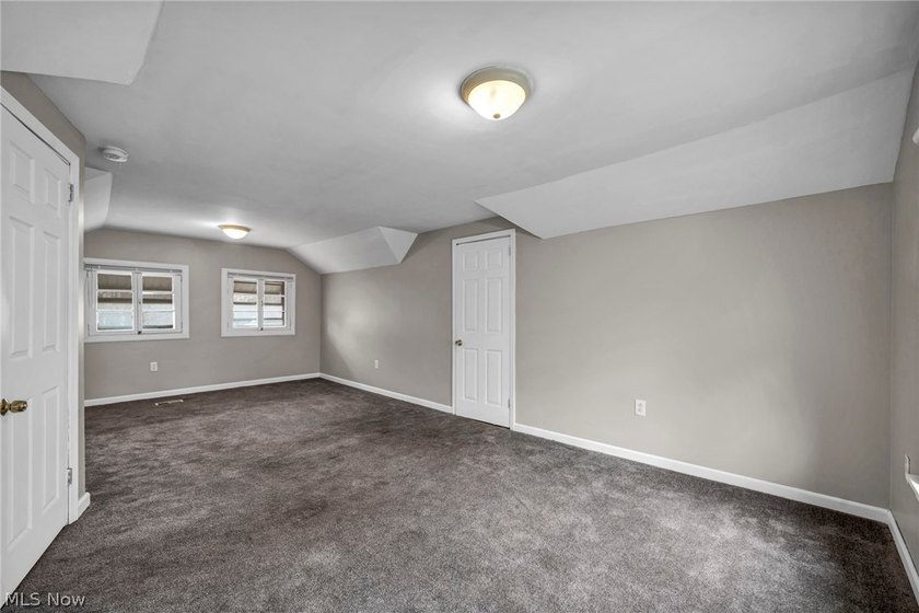 Welcome to this beautifully updated 3-bedroom, 2-bathroom home - photo 26