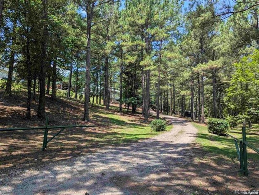 This lovely 3-bedroom, 2-bathroom home offers 1,632 square feet - photo 34