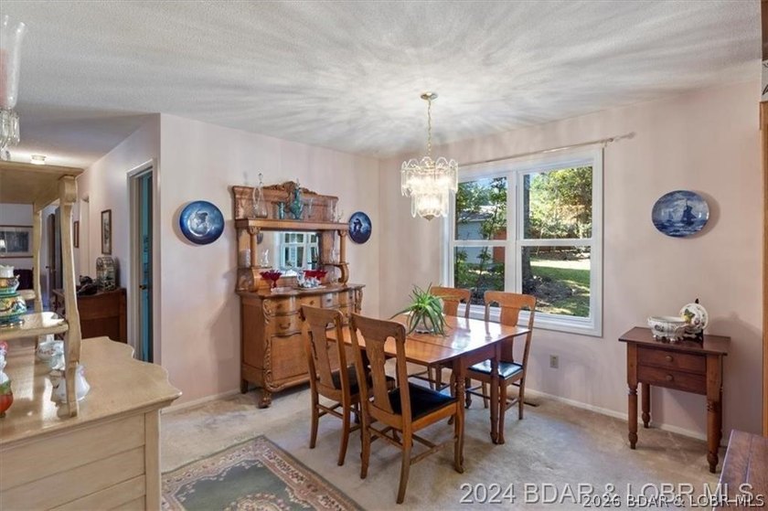 Four connected lots, nearly 2,900 square feet, three full baths - photo 10