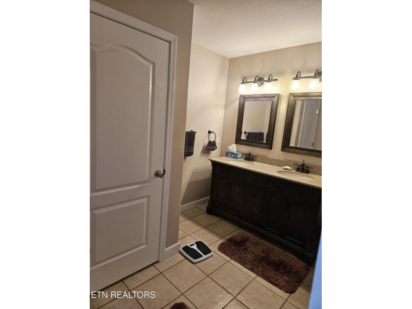 Well maintained home located in Lake Tansi is ready and waiting - photo 17