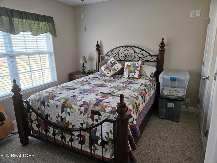 Well maintained home located in Lake Tansi is ready and waiting - photo 18
