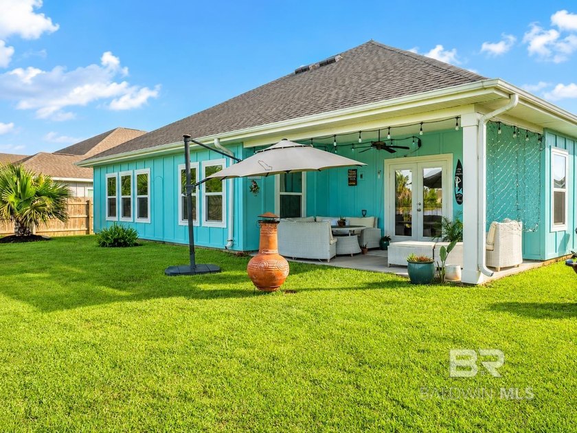 Every room in this bright coastal bungalow has been thoughtfully - photo 22