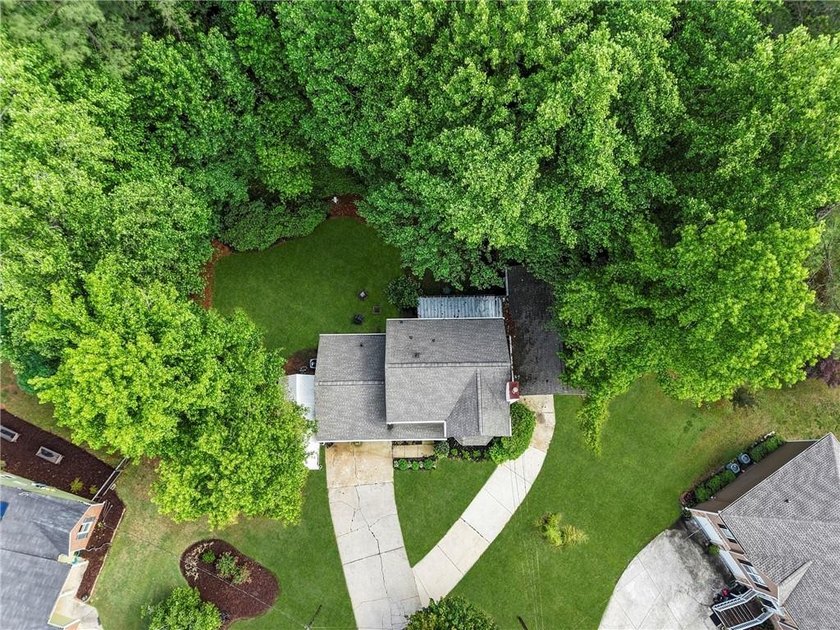 ONE OF A KIND WITH LAKE ACCESS AND A FULL SEPERATE APARTMENT - photo 26