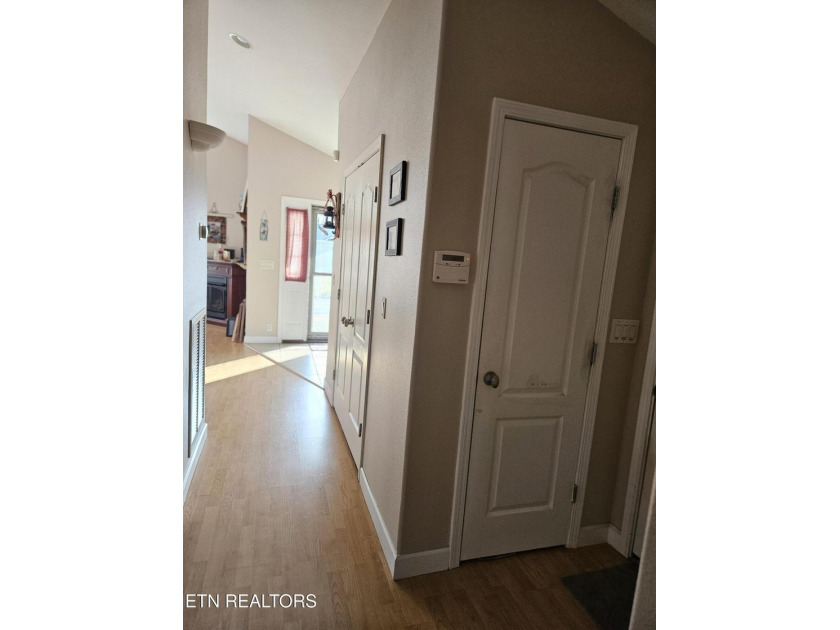 Well maintained home located in Lake Tansi is ready and waiting - photo 29