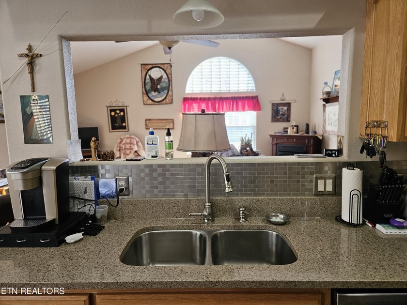 Well maintained home located in Lake Tansi is ready and waiting - photo 40