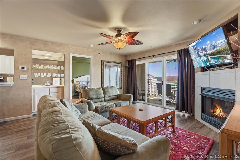 Enjoy stunning lake views and a front-row seat to the Lake - photo 2