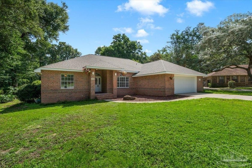 BRICK RANCH ON A CUL-DE-SAC!!! Enjoy the charm of this home - photo 2