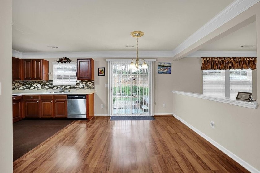 Well-maintained home with an open floor plan and extensive - photo 13