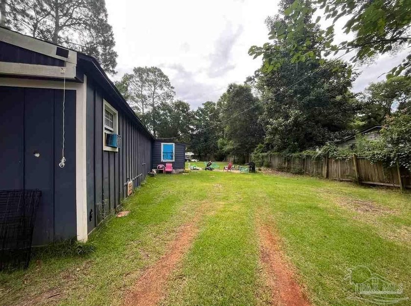 Great opportunity in Pensacola! This 3-bedroom, 2-bath home - photo 3