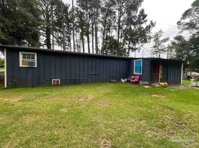 Great opportunity in Pensacola! This 3-bedroom, 2-bath home - photo 10