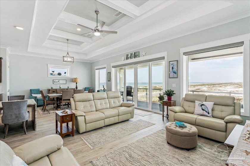 Sweeping, unobstructed views, as far as the eye can see, of the - photo 10