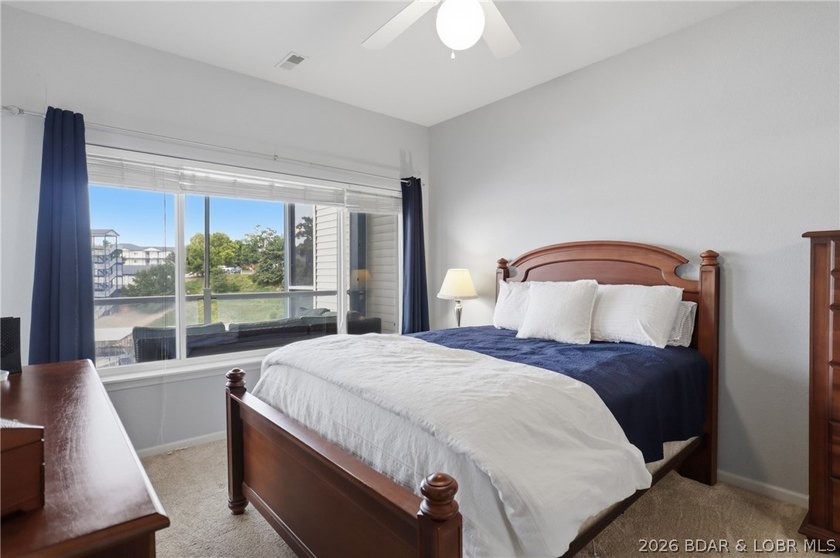 Wow!! Don't miss this Gorgeous walk-in unit at Beautiful Monarch - photo 11