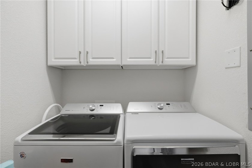 Wow!! Don't miss this Gorgeous walk-in unit at Beautiful Monarch - photo 16