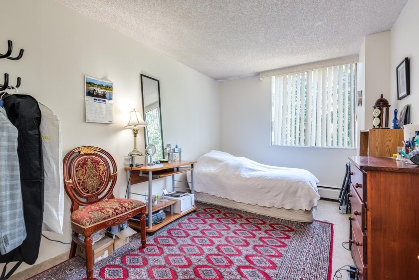 Well maintained southwest corner two bedroom, two bathroom home - photo 24