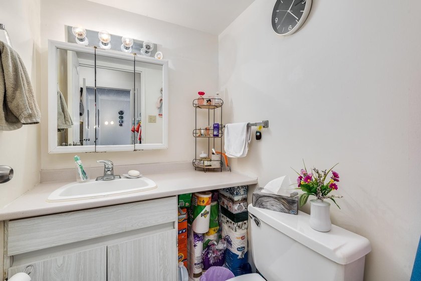 Well maintained southwest corner two bedroom, two bathroom home - photo 28