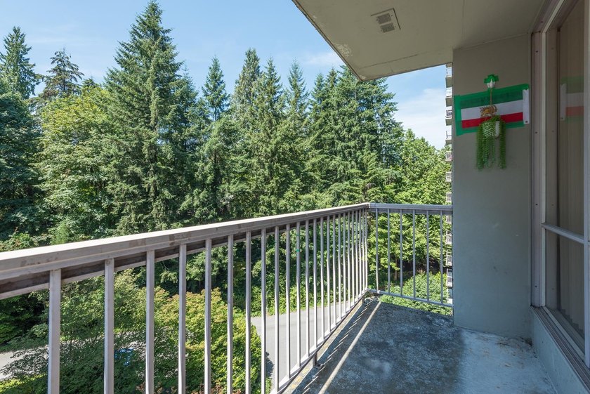 Well maintained southwest corner two bedroom, two bathroom home - photo 30