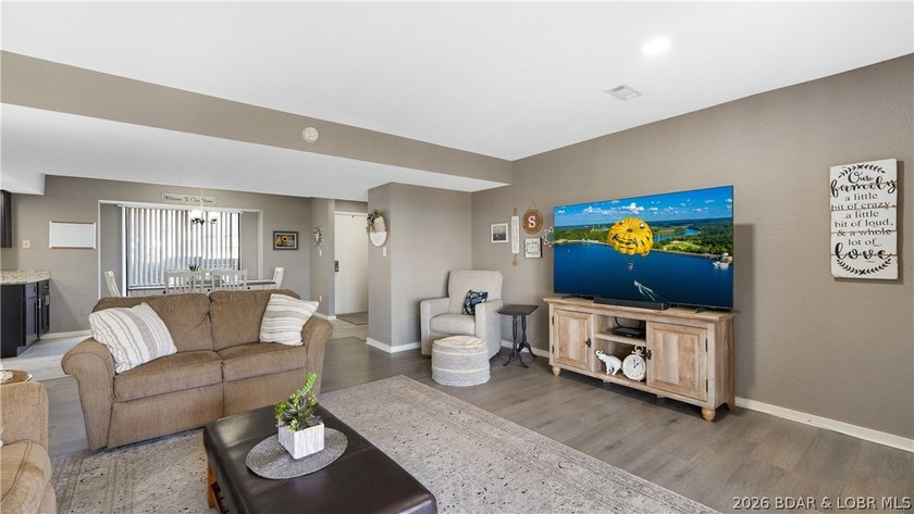 Welcome to this beautifully updated, move-in ready villa in one - photo 3