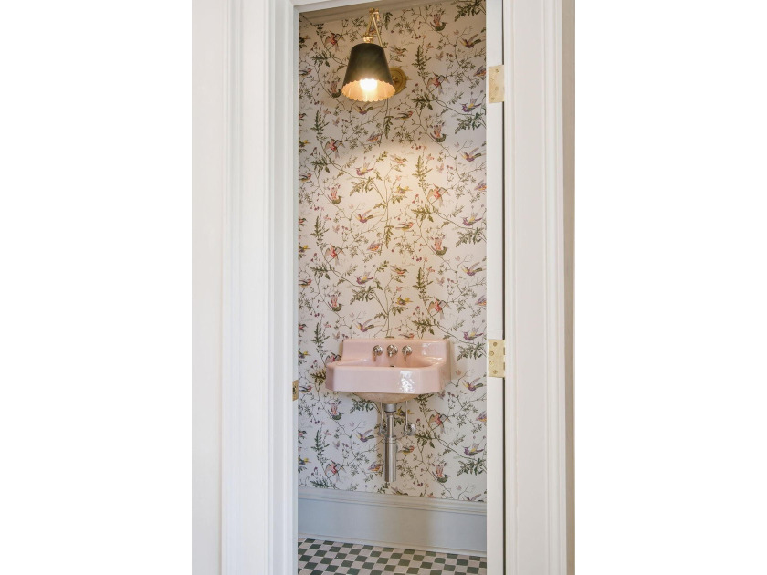 Welcome to 35 Gibbes Street, a historic Charleston residence - photo 12