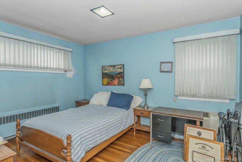 This charming brick detached ranch in Jamaica, Queens offers - photo 15